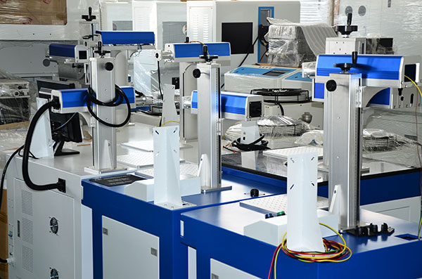 【鐳康激光】激光打標(biāo)機(jī)中高端產(chǎn)品紫外激光打標(biāo)機(jī)詳細(xì)介紹。