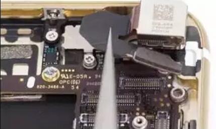 電子配件PCB電路板二維碼激光標記設(shè)備